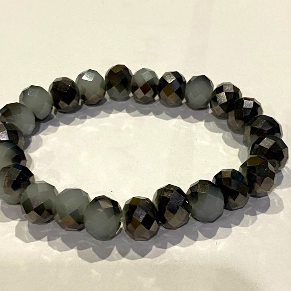 8-Piece Bundle Briolette Bead Stretch Bracelet - Picture 15 of 16